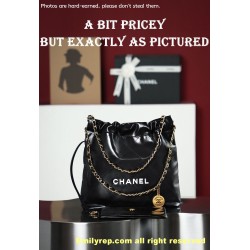 Chanel 22 black and white Small 35-37-7cm C0034